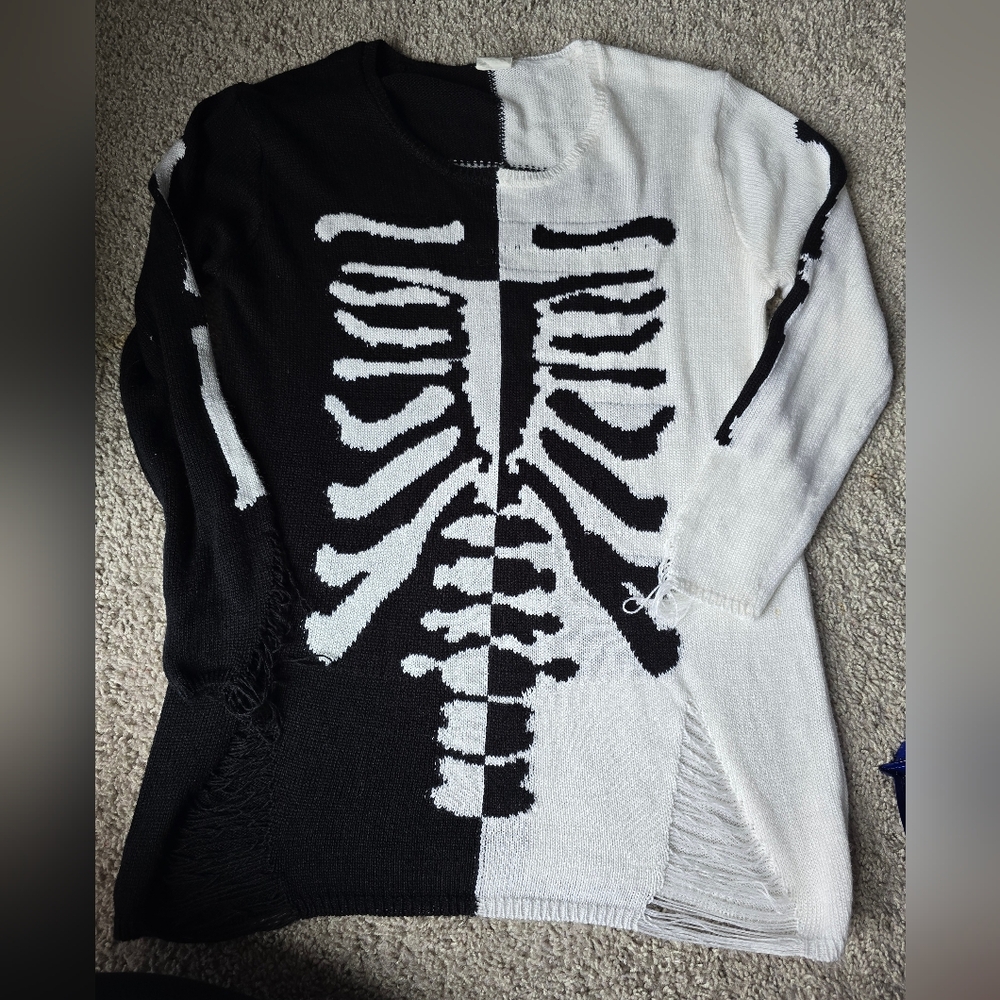 Spirit Of Halloween M Black White Skeleton Sweater